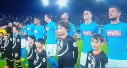 L'incredibile reazione di Milik all'urlo dei tifosi "THE CHAMPIONS" [VIDEO]