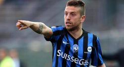 FOTO - Papu Gomez su Instagram provoca i napoletani, che rispondono così...