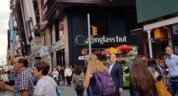 INCREDIBILE FOTO - C'è il Napoli a Time Square! L'azzurro conquista New York