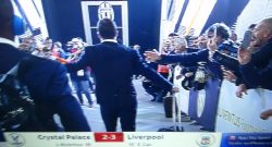 FOTO - Higuain arriva allo Stadium, guardate come hanno reagito i tifosi juventini