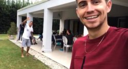 FOTOGALLERY - Relax per tre calciatori del Napoli con le famiglie: partitelle a piedi nudi e go kart