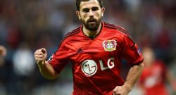 Il campione del Bayer non dimentica il suo passato, dona casa a una famiglia povera