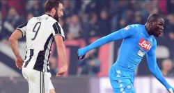 Higuain affossa il Napoli e non esulta. Poi a fine gara va da Reina e gli sussurra...