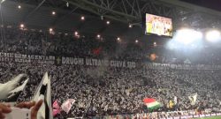 FOTO - Azzi: "Viaggio di ritorno da Torino con tanti merdionali che hanno inneggiato al Vesuvio. Non li capisco"