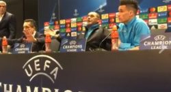 VIDEO - "O abbassate le luci o ce ne andiamo, scegliete voi". Sarri infastidito, interviene Lombardo