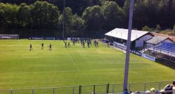 Spavento per la Samp, tromba d'aria sul campo di allenamento: cade un palo della luce