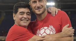 Messaggio a Radio Sportiva: "Totti giocherà in Italia. E non nella Roma!"