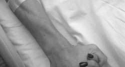 FOTO - Milik, la fidanzata pubblica una bellissima immagine: amore e tenerezza!