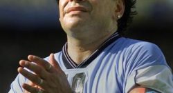 VIDEO - 10 novembre 2001: Diego Armando Maradona lascia il calcio. Il discorso da brividi!