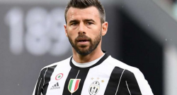 FOTO - Altra tegola per Allegri, durante Chievo-Juve si fa male Barzagli