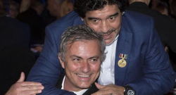 FOTO - Dopo il pari con l'Arsenal, Mourinho si consola con una telefonata da D10S: "Grazie Diego..."
