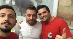 Giaccherini scatenato, canta "Un giorno all'improvviso" da Nennella [VIDEO]