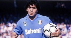 "Mi stanno uccidendo, voglio il Napoli", ma oggi quanto costerebbe Maradona?