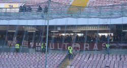 Splendido gesto dei tifosi del Torino al San Paolo. E i napoletani rispondono