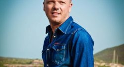 Gigi D'Alessio ironizza: "Higuain mi ha chiamato prima della partita. Vi dico cosa mi ha detto"