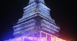 'NAlbero da record: 12.000 persone in fila, Via Caracciolo in tilt! Svelato il programma del Capodanno in città