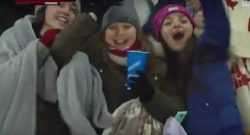 FOTO - Le tifose del Napoli con la coperta: la passione azzurra scalda il cuore!