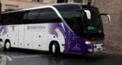 ESCLUSIVA - Il pullman della Fiorentina attraversa Napoli, Kalinic estasiato dalla città!