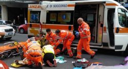 Piazza Garibaldi: uomo muore nel bar dopo un malore. Voleva essere al San Paolo