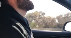 Nocerino show: canta in auto la canzone dedicata al Re di Napoli [VIDEO]