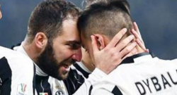 Higuain, a cosa serve non esultare ai gol? Guardate come festeggia negli spogliatoi [FOTO]
