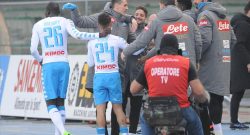 La squadra si è stretta attorno a Sarri, c'è un gesto di Insigne che in pochi hanno notato