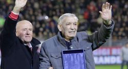 Riva premiato con il collare d'oro: i tifosi della Juve reagiscono con un "coro"