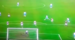Bologna 1-6 Napoli: tiro incredibile di Hamsik all'incrocio dei pali, tripletta! [VIDEO]