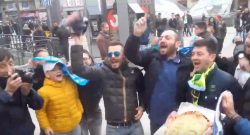 La grande lezione di tifo dei napoletani a Madrid: straordinari! [VIDEO]