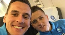 Incontro speciale per Milik e Zielinski: foto ricordo con Boniek negli spogliatoi [FOTO]