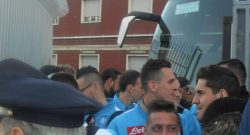 FOTO ESCLUSIVE - Delirio alla Stazione di Napoli Centrale: azzurri entusiasti, che atmosfera!