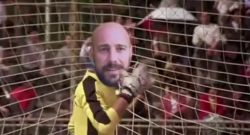 Reina meglio di Shaolin Soccer, ferma tutti i tiri dei romanisti [VIDEO]
