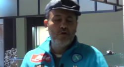 Le Monde, Chef napoletano a Parigi cucina con la felpa del Napoli [VIDEO]