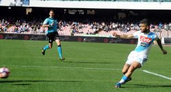 GAZZETTA - Rigore su Insigne ineccepibile, che errore su Rog. Dubbio su Hamsik