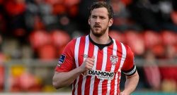 Tragedia in Irlanda, calciatore del Derry City trovato morto in casa: cause misteriose