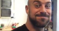 Tonelli balla, Reina scherza: "Anche la domenica ti devo sopportare" [VIDEO]