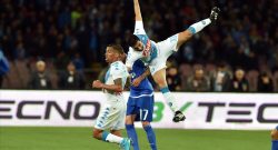 GAZZETTA - Sarebbe stato più giusto il successo del Napoli, a Sarri resta solo...