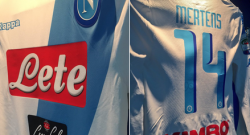 Vince ancora una volta la scaramanzia, ecco la maglia che indosserà il Napoli [FOTO]