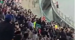 Disordini allo stadio, tifosi della Juve allontanati dai loro posti [VIDEO]