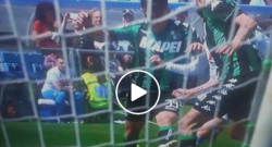 Mertens atterrato, rigore negato al Napoli [VIDEO]