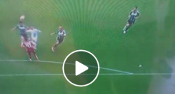 Tocco di mano dubbio, rigore negato al Napoli? [VIDEO]