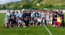 L'ex campione del Napoli lascia il calcio, enorme commozione