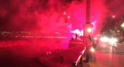 Straordinaria fiaccolata sul lungomare di Napoli per ricordare Ciro Esposito [VIDEO]