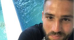 Anche Pavoletti scalpita: è ancora in vacanza ma si allena con il pantaloncino del Napoli [FOTO]