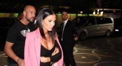 C'è Yolanda dietro la scelta di Reina, ieri sera festa a sorpresa a tema napoletano...