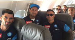 Partita l'operazione ritiro, Napoli in aereo verso Dimaro: che entusiasmo! [FOTO]