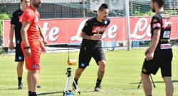 Sorrisi e sudore, primo giorno di lavoro a Castel Volturno [VIDEO]