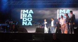 Ferrara subissato di fischi al Plebiscito, incredibile la reazione di Maradona [FOTO]