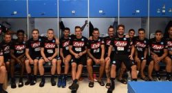 Primo giorno a Castelvolturno: la foto di gruppo negli spogliatoi [FOTO]