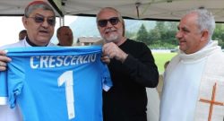 Un tifoso della Juve sbeffeggia De Laurentiis sogna Sarri: "Lo paga a pane acqua, portiamolo qui"